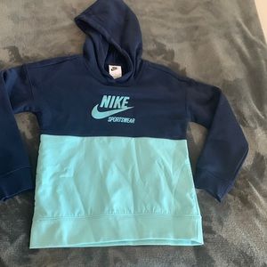 Girl’s Nike Hoodie. Dark blue and Light blue. Size: S.